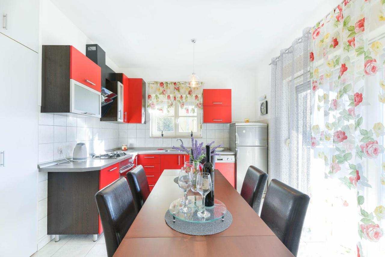 Villa Niko With Private Swimming Pool Задар Екстериор снимка